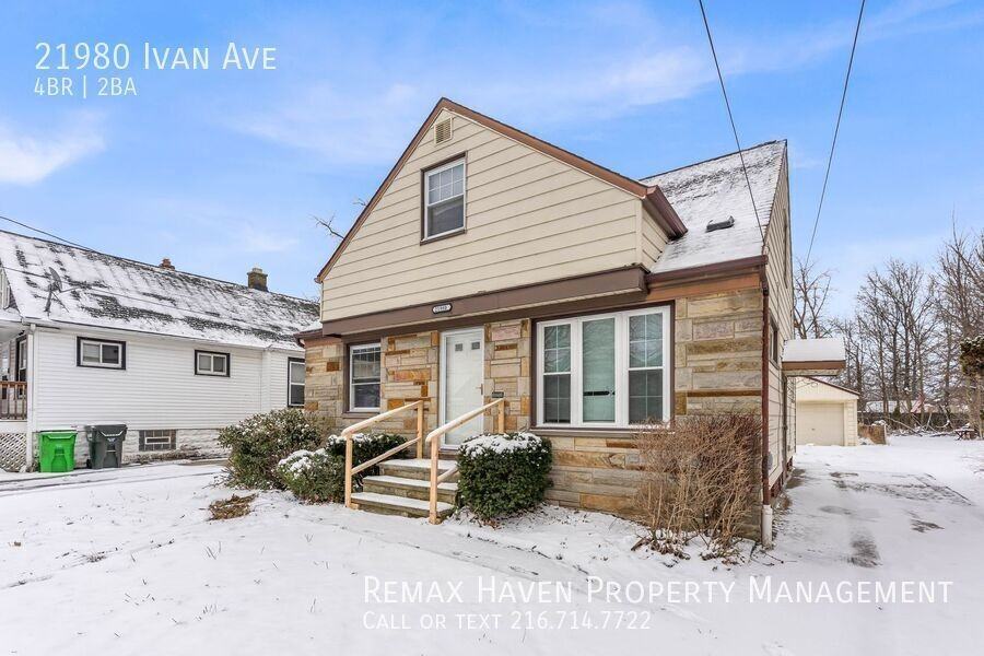 21980 Ivan Ave - Photo 2 of 33