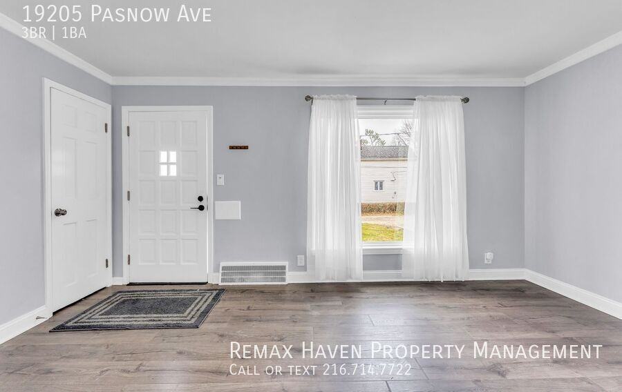 19205 Pasnow Ave - Photo 3 of 24