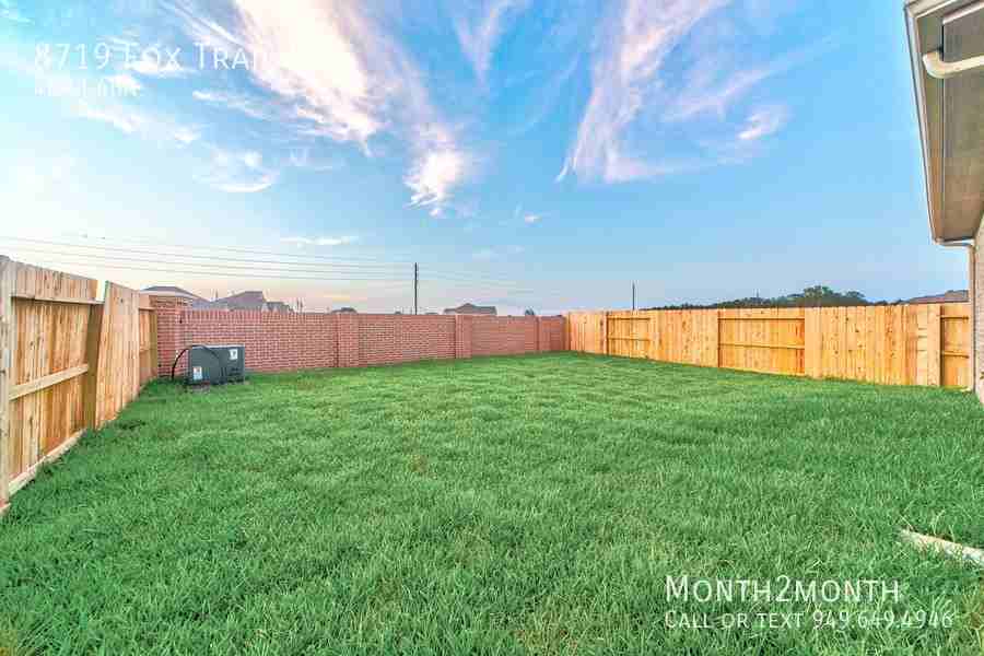 8719 Fox Trail Dr - Photo 5 of 26