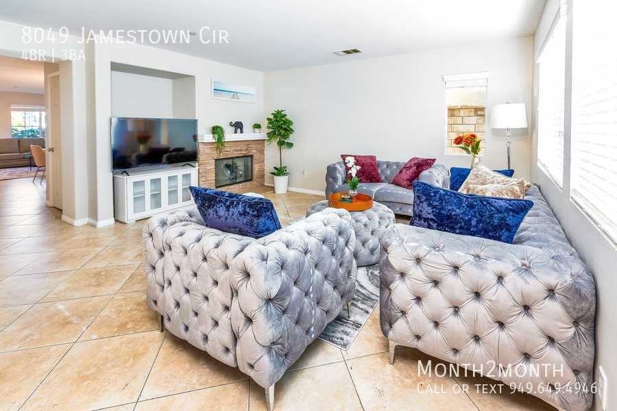 8049 Jamestown Cir - Photo 7 of 32