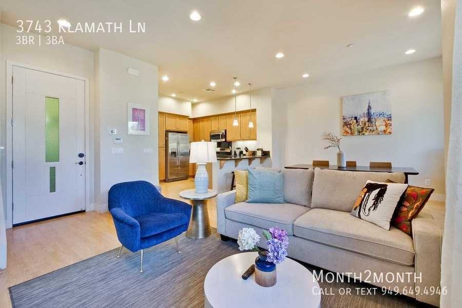 3743 Klamath Ln - Photo 2 of 40