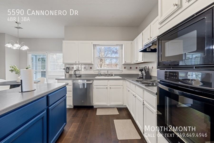 5590 Cannonero Dr - Photo 7 of 39