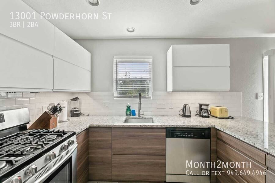 13001 Powderhorn St - Photo 4 of 24