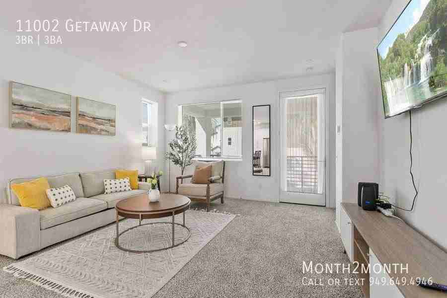 11002 Getaway Dr - Photo 4 of 24