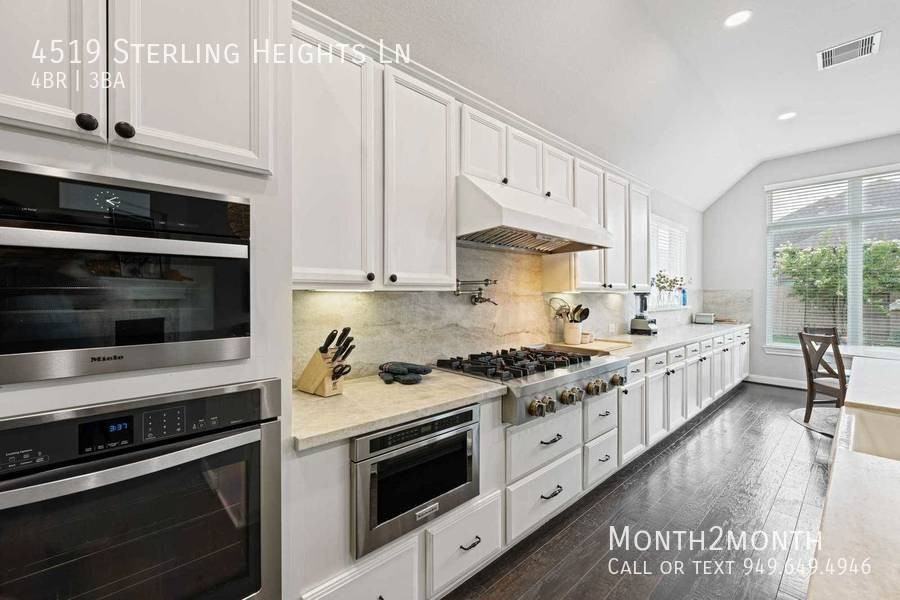 4519 Sterling Heights Ln - Photo 5 of 42