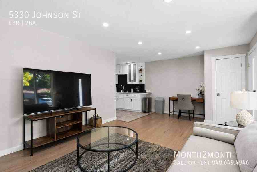 5330 Johnson St - Photo 3 of 22