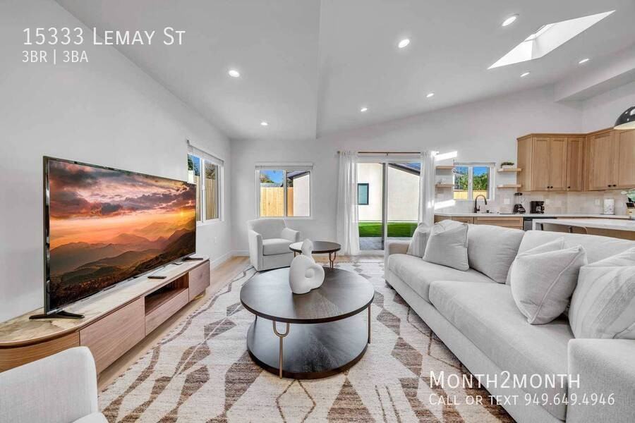 15333 Lemay St - Photo 2 of 40