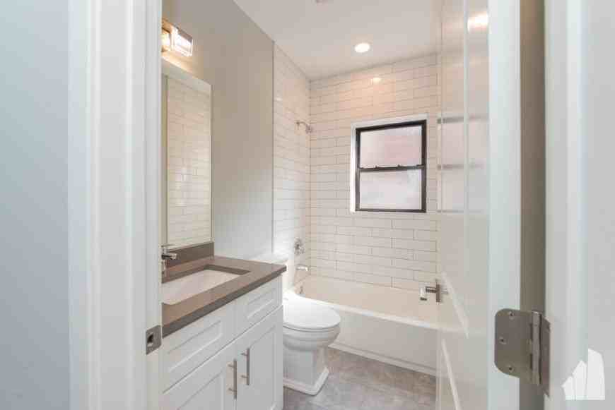 2107 N Sedgwick St - Photo 6 of 7