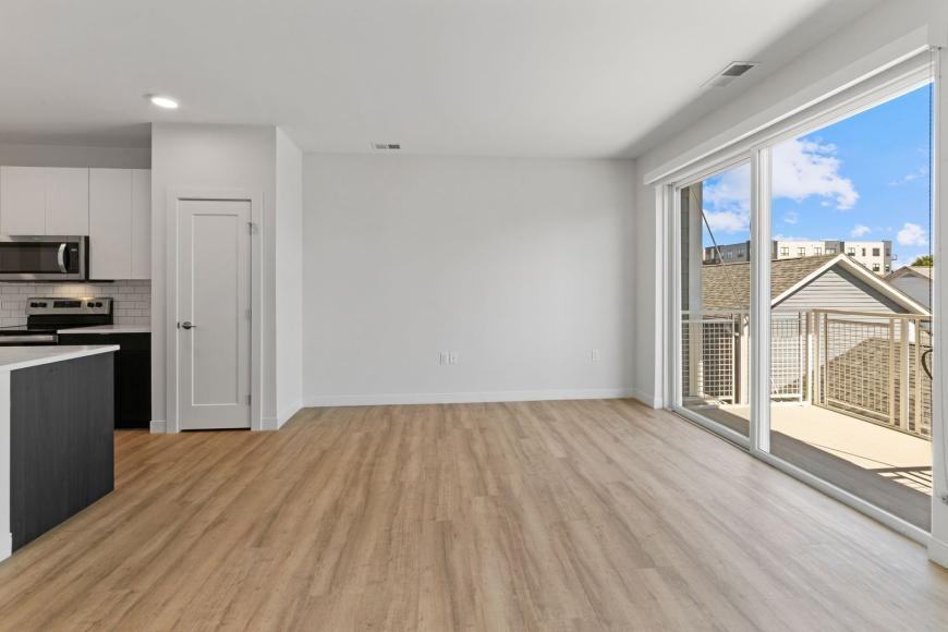 5945 6th Ave - Photo 6 of 10