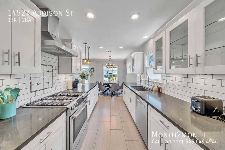 14527 Addison St - Photo 3 of 32