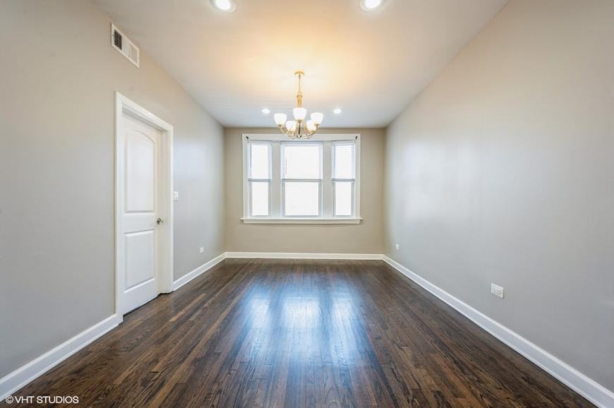 3943 W Addison St - Photo 3 of 10