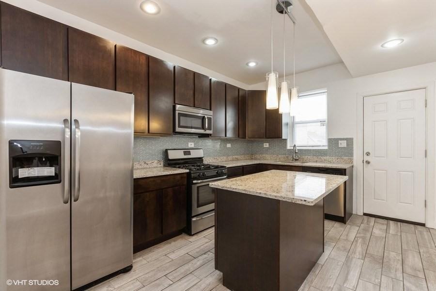 3943 W Addison St - Photo 6 of 10