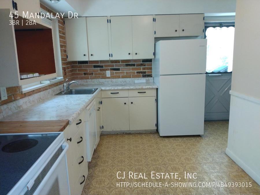 45 Mandalay Dr - Photo 5 of 11