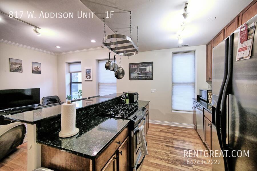 817 W. Addison Unit #1F - Photo 6 of 15