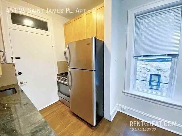 451 W Saint James Pl #2 - Photo 3 of 14