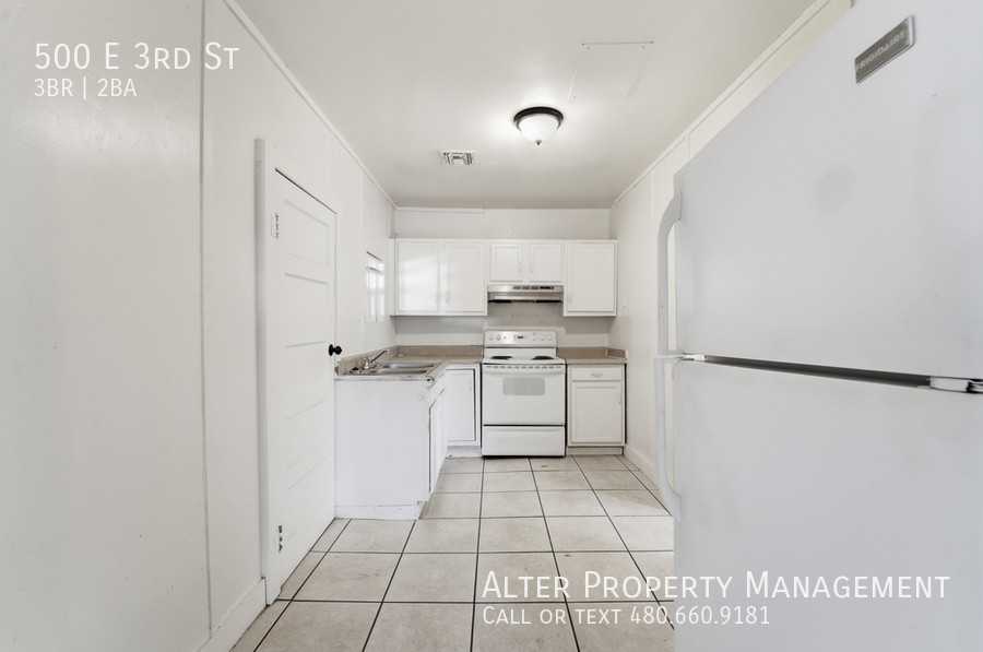 500 E 3rd St - Photo 5 of 21