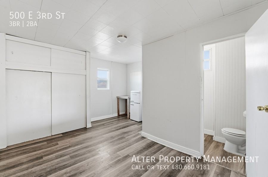 500 E 3rd St - Photo 6 of 21