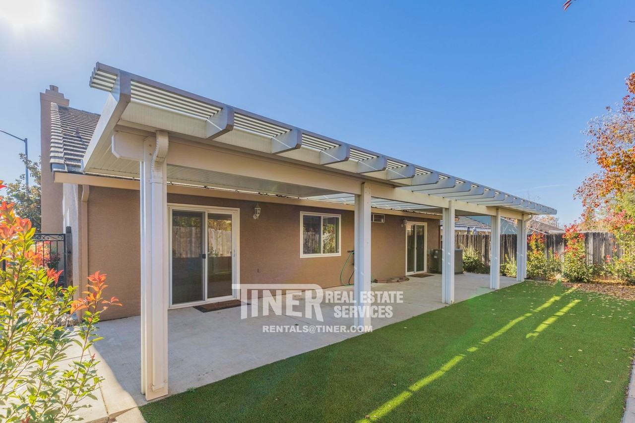 2240 Moraga Dr - Photo 4 of 27