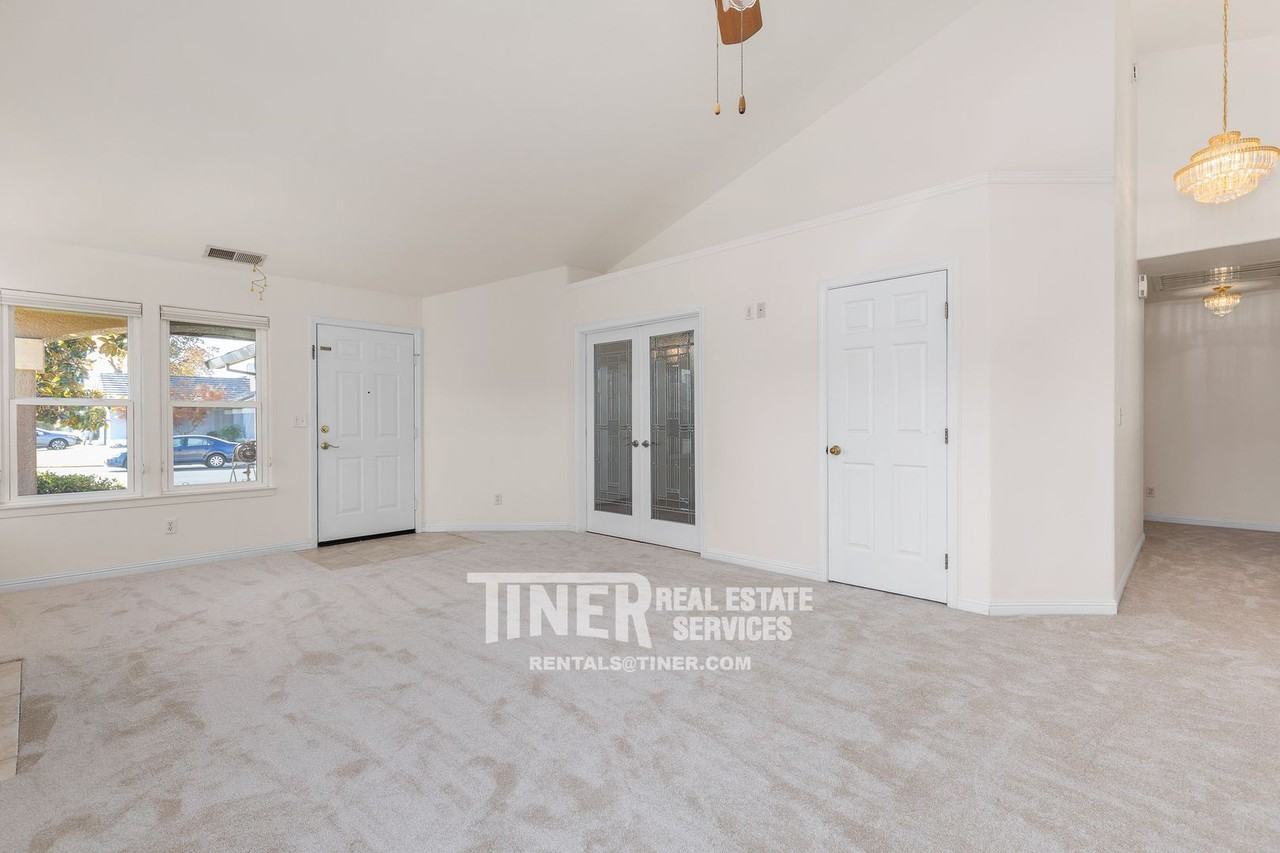 2240 Moraga Dr - Photo 7 of 27