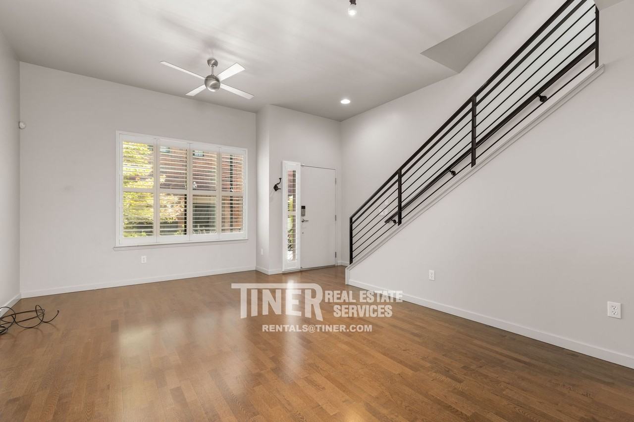 1322 E Sutter Walk - Photo 2 of 29