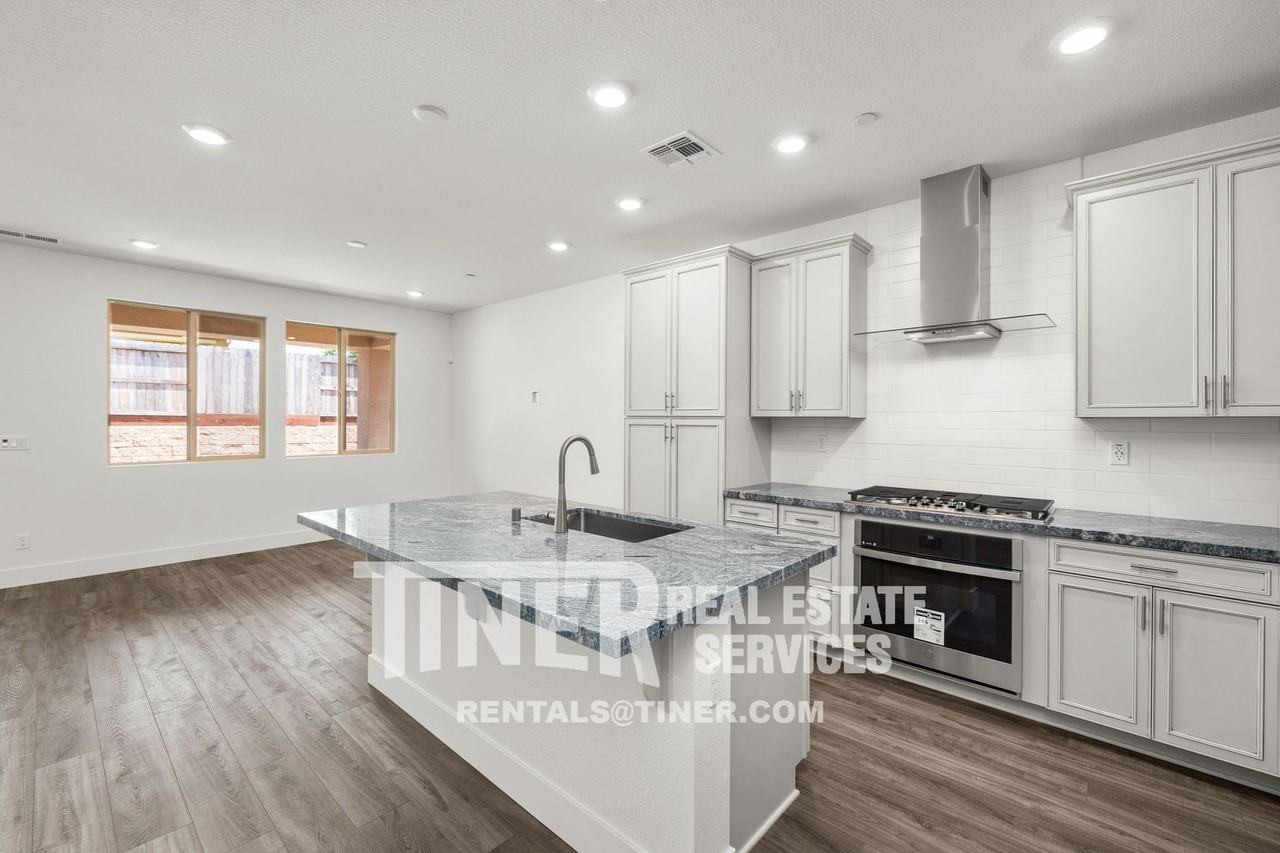 12669 Quantum Way - Photo 3 of 35