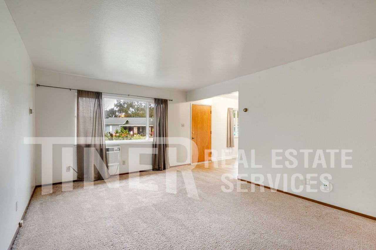 5516 Palmdale Way - Photo 2 of 19