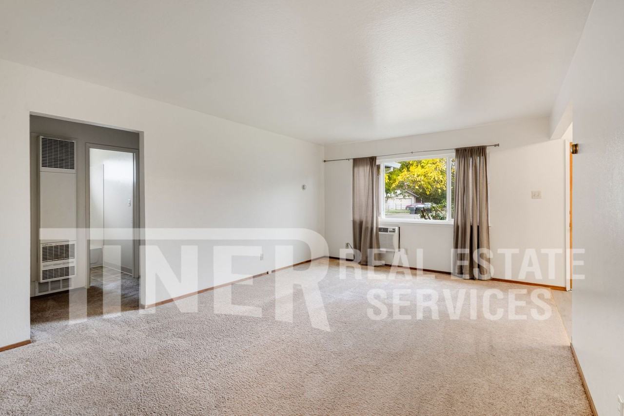 5516 Palmdale Way - Photo 3 of 19