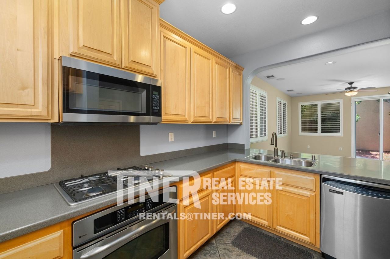 3681 Tice Creek Way - Photo 3 of 31