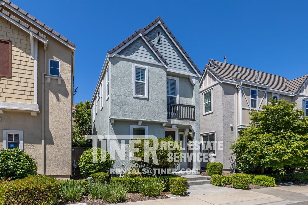 3681 Tice Creek Way - Photo 5 of 31