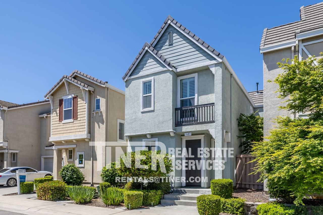 3681 Tice Creek Way - Photo 6 of 31