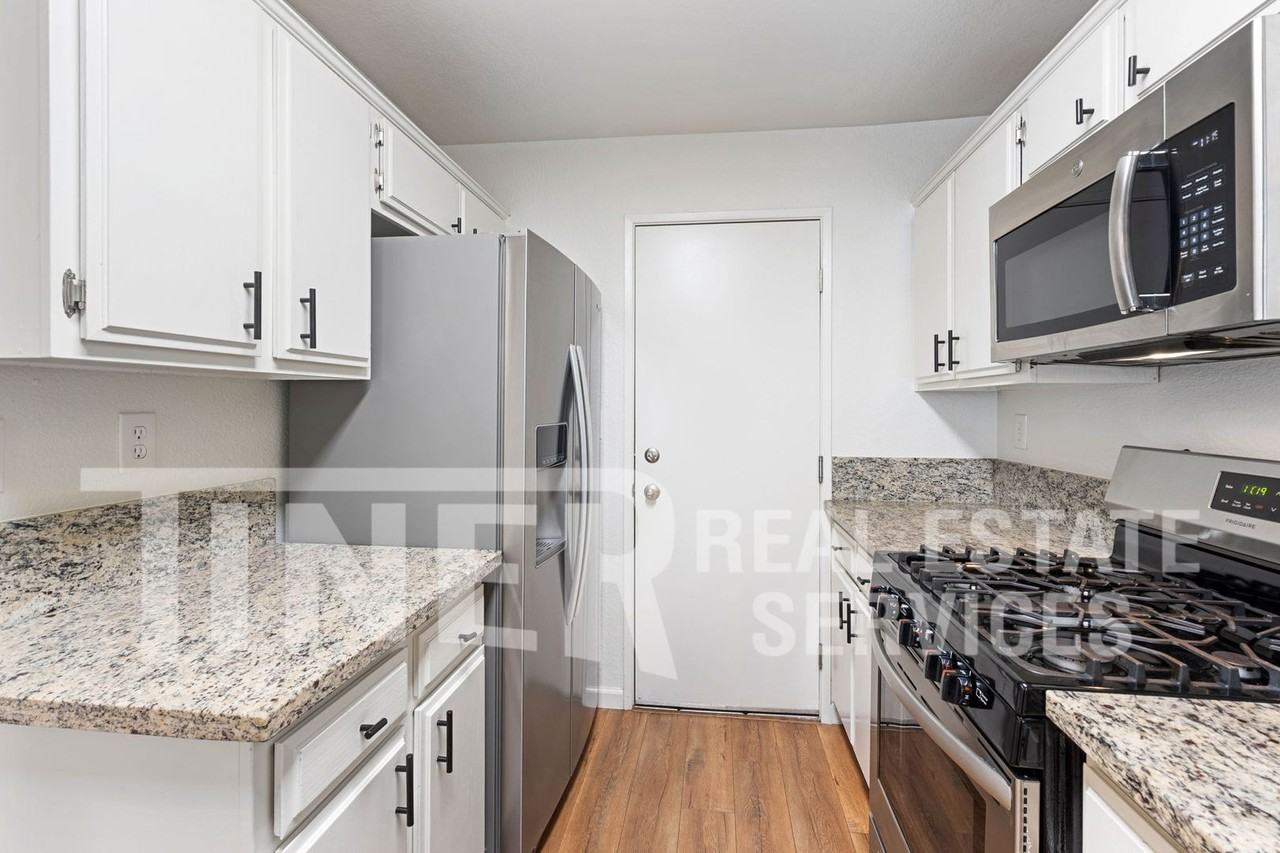 239 Touchstone Pl - Photo 3 of 25