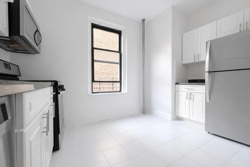 106 Fort Washington Ave - Photo 5 of 8