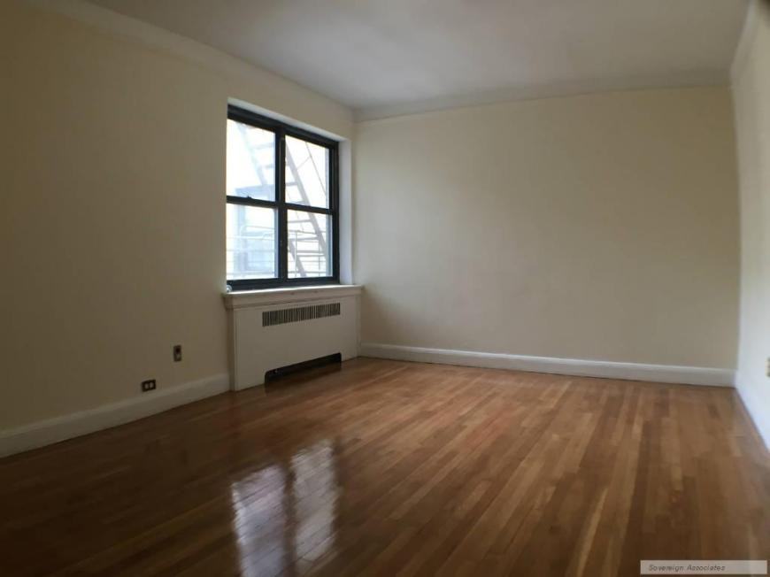 105 Arden St - Photo 3 of 10