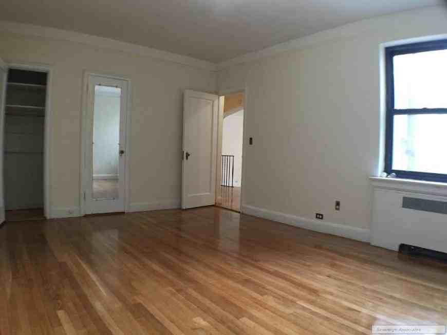 105 Arden St - Photo 6 of 10