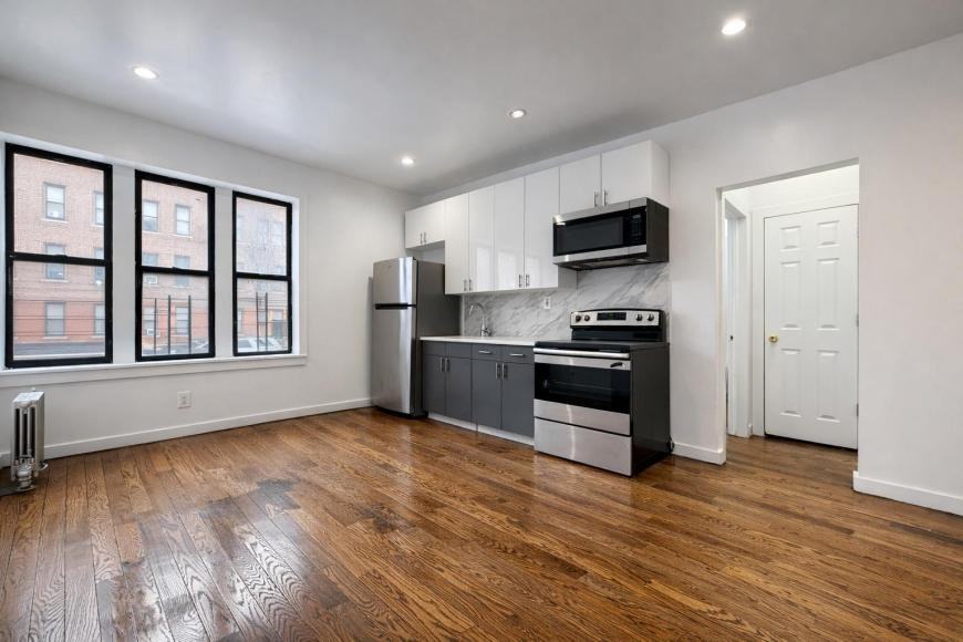 518 W 204th St - Photo 2 of 9