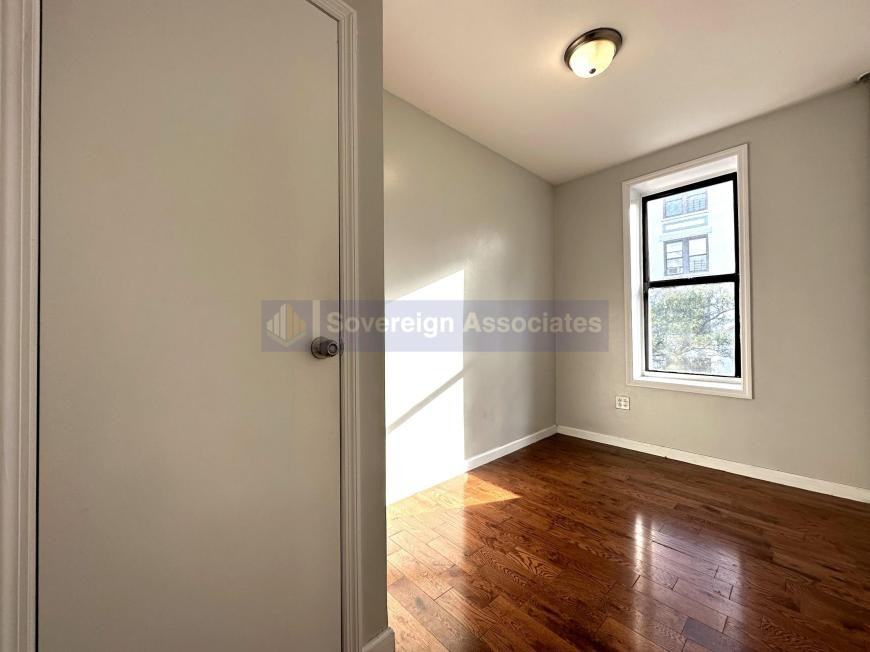 571 W 159th St - Photo 7 of 8