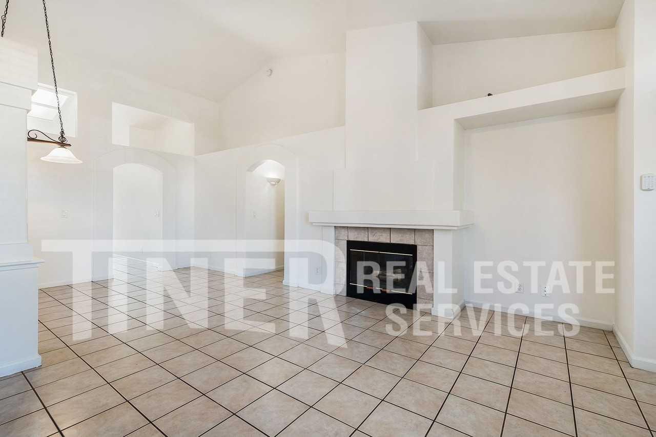2424 Julliard Cir - Photo 2 of 23