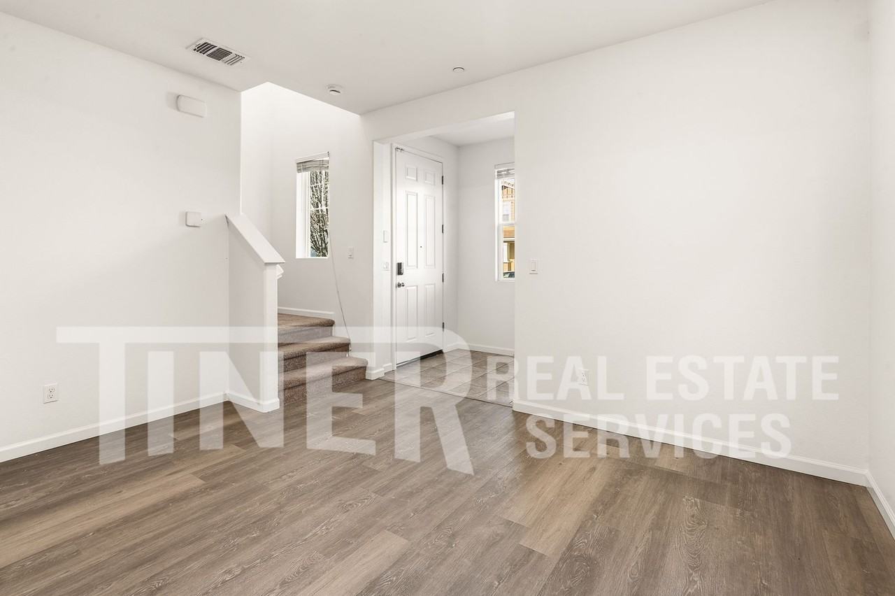 3786 Samuelson Way - Photo 6 of 20