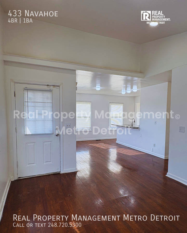 433 Navahoe St - Photo 3 of 19