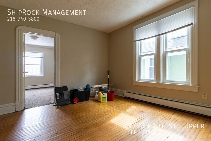 1723 E 5th St - Photo 5 of 16