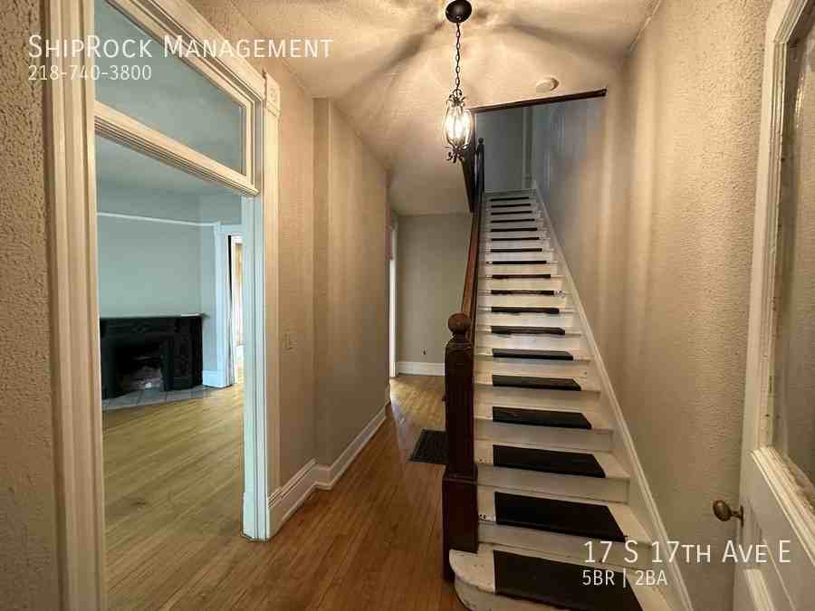 17 S 17th Ave E - Photo 2 of 14