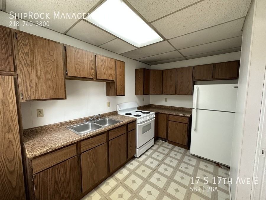 17 S 17th Ave E - Photo 5 of 14