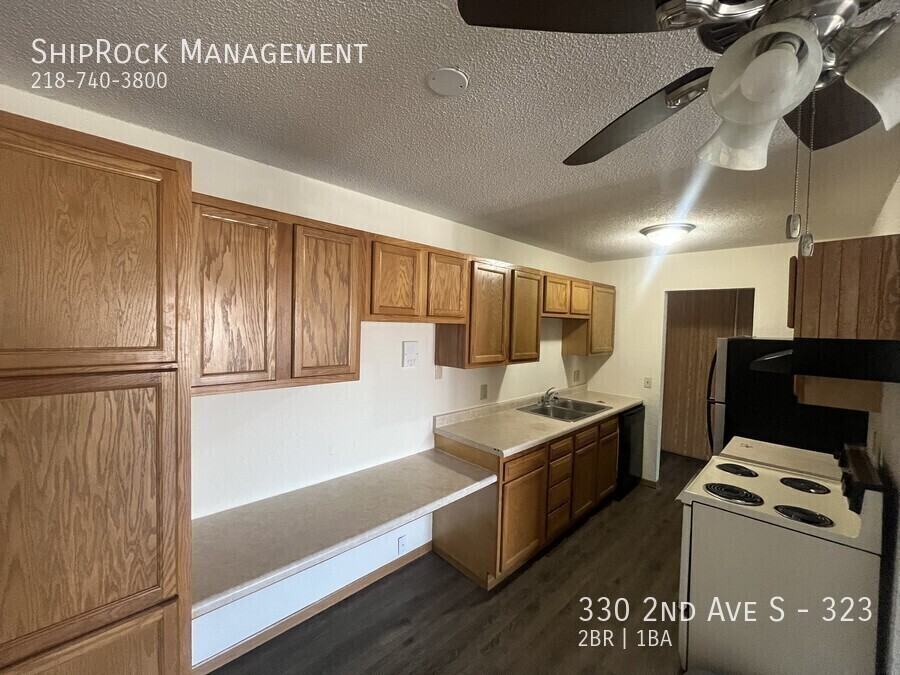 330 2nd Ave S #323 - Photo 4 of 15