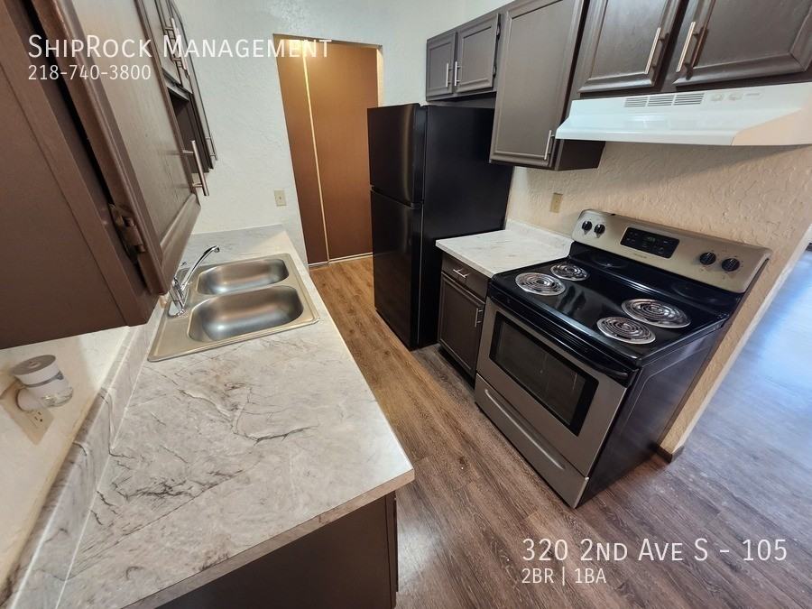 320 2nd Ave S #105 - Photo 4 of 10