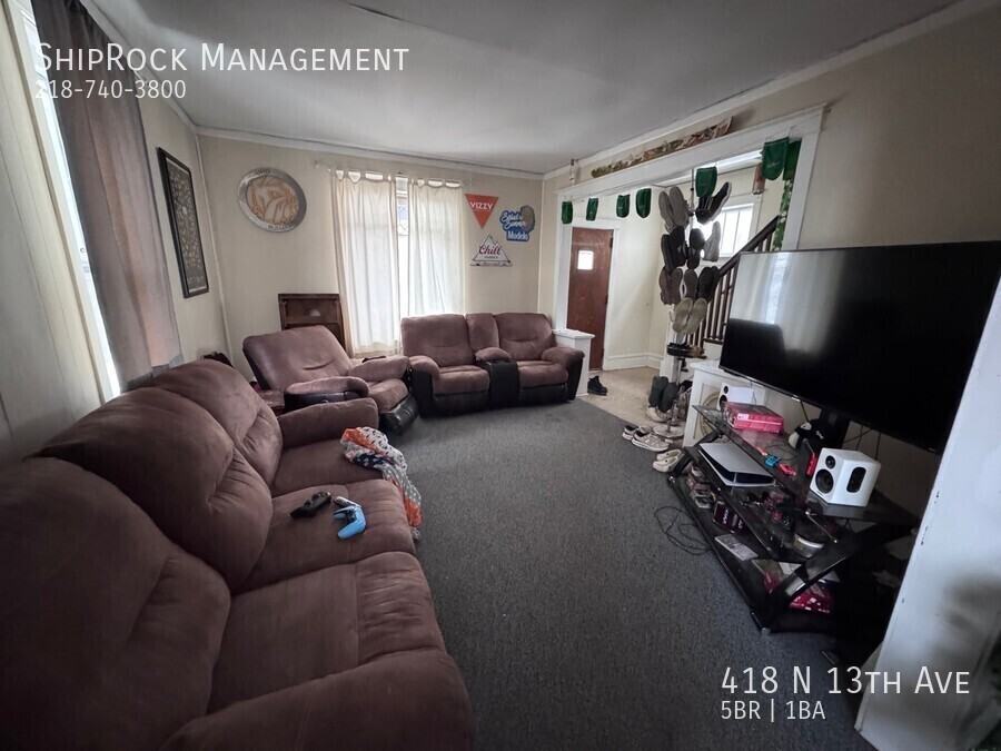 418 N 13th Ave E - Photo 3 of 15