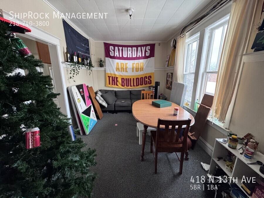 418 N 13th Ave E - Photo 4 of 15