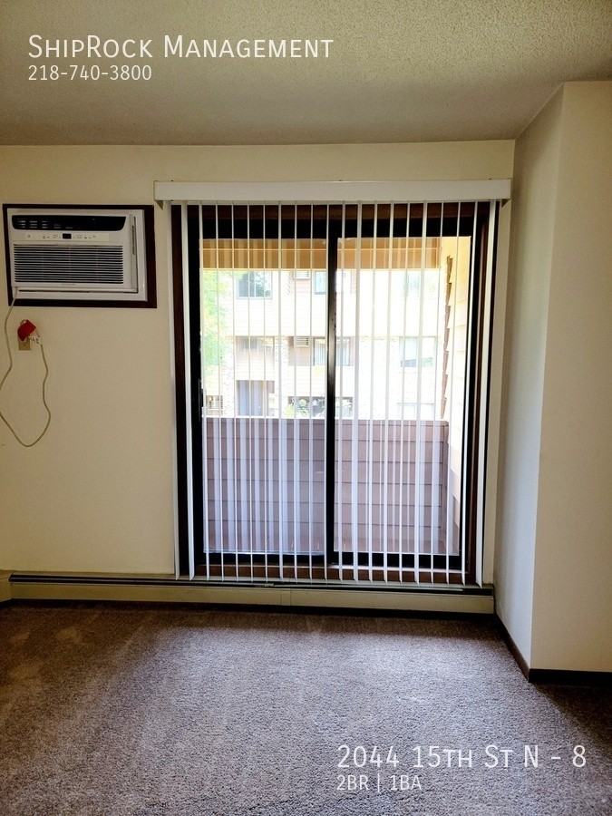 2044 15th St N #8 - Photo 5 of 16