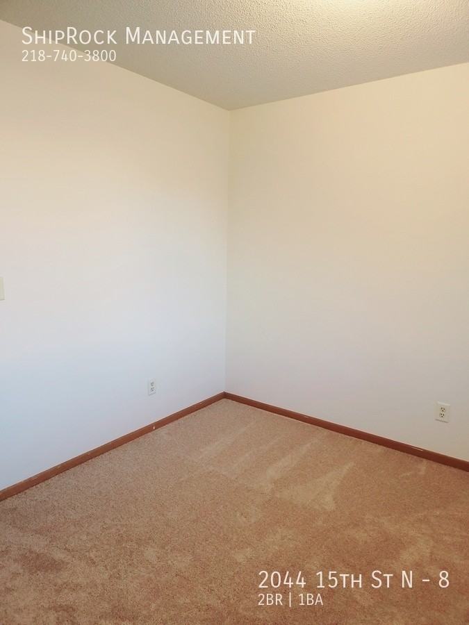 2044 15th St N #8 - Photo 6 of 16