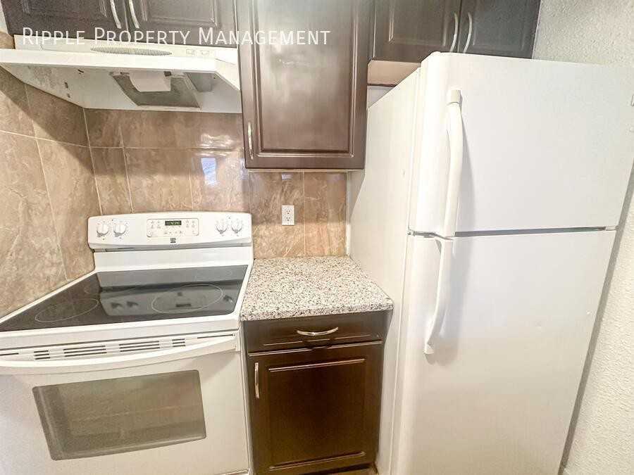 221 6 Ave Se #1905 - Photo 3 of 17