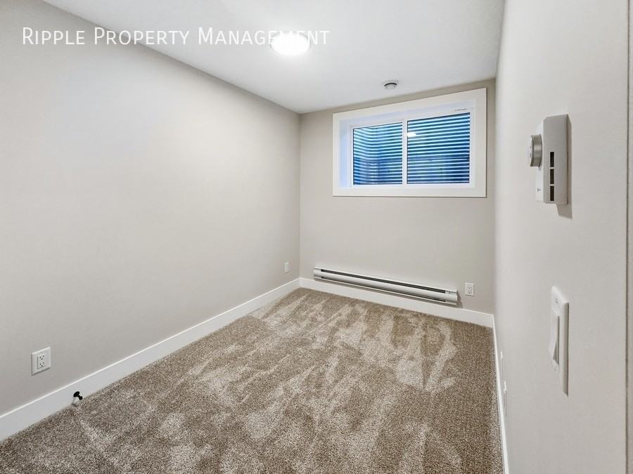 2614R 28 Ave Sw #2614RLOWER - Photo 6 of 22